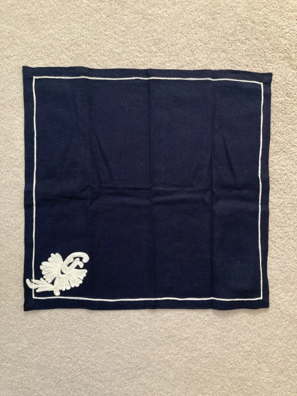 William Sonoma midnight blue autumn crewel linen and cotton napkins - like new
